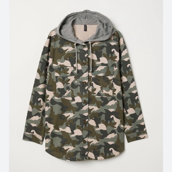 H&M divided camouflage cotton button down hoodie - Picture 1 of 6